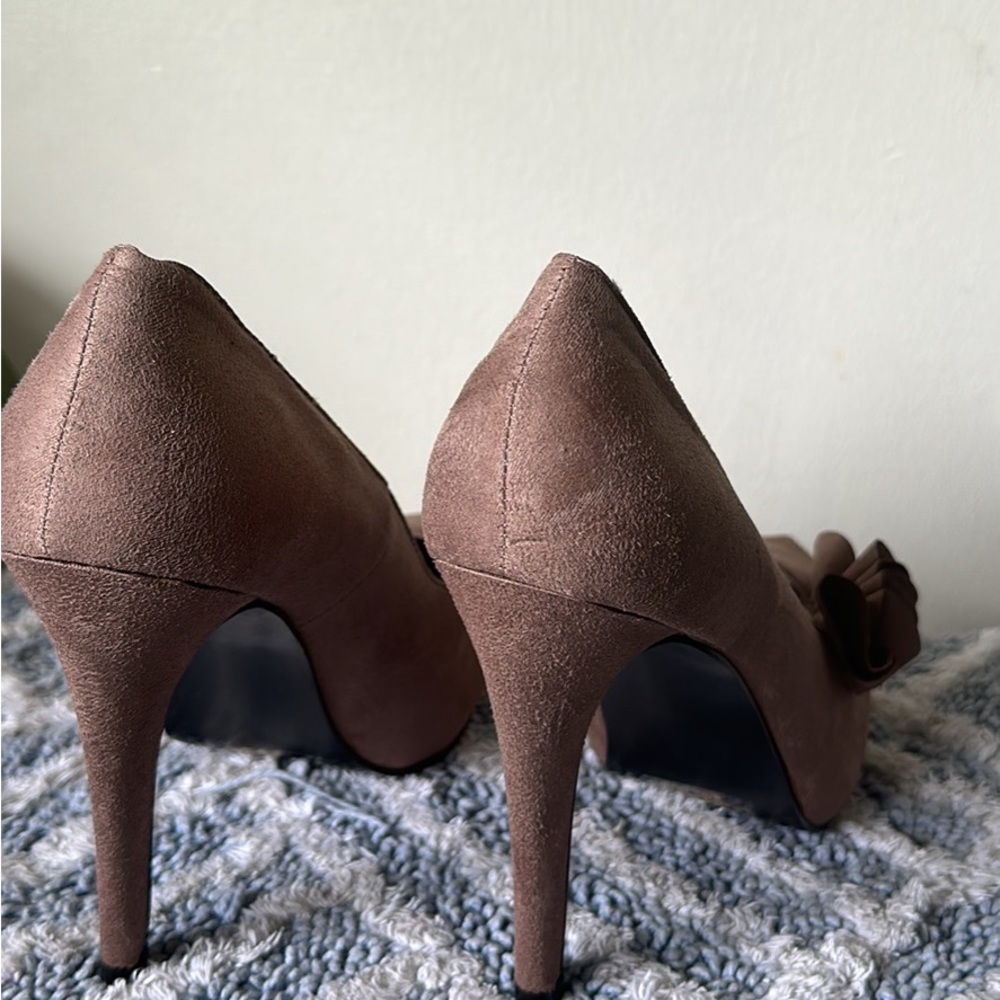 Suede metallic brown heels, size 9